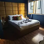 Orange *